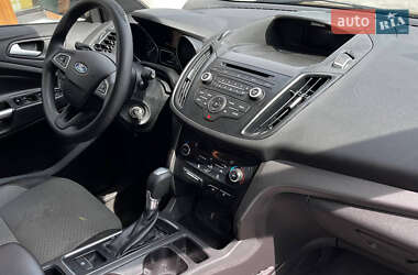 Внедорожник / Кроссовер Ford Escape 2016 в 