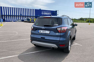 Внедорожник / Кроссовер Ford Escape 2018 в 