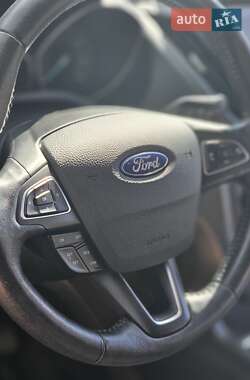 Внедорожник / Кроссовер Ford Escape 2019 в 
