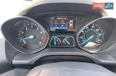 Внедорожник / Кроссовер Ford Escape 2015 в 