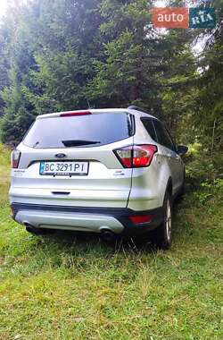 Внедорожник / Кроссовер Ford Escape 2017 в Львове