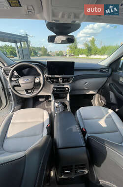 Внедорожник / Кроссовер Ford Escape 2023 в 