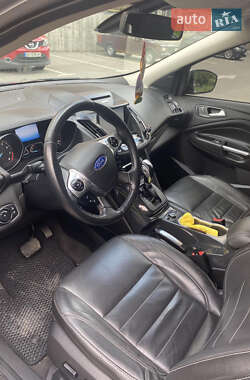 Внедорожник / Кроссовер Ford Escape 2014 в 