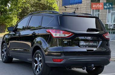 Позашляховик / Кросовер Ford Escape 2014 в 