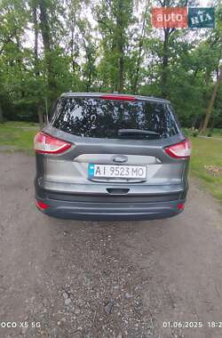 Внедорожник / Кроссовер Ford Escape 2015 в 
