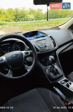 Внедорожник / Кроссовер Ford Escape 2015 в 
