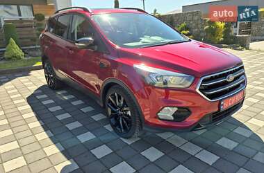 Внедорожник / Кроссовер Ford Escape 2016 в 