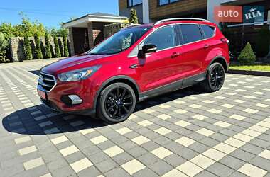 Внедорожник / Кроссовер Ford Escape 2016 в 