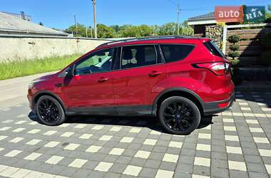 Внедорожник / Кроссовер Ford Escape 2016 в 