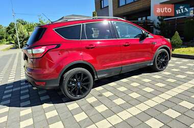 Внедорожник / Кроссовер Ford Escape 2016 в 