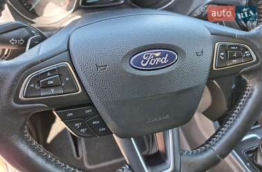 Внедорожник / Кроссовер Ford Escape 2016 в 