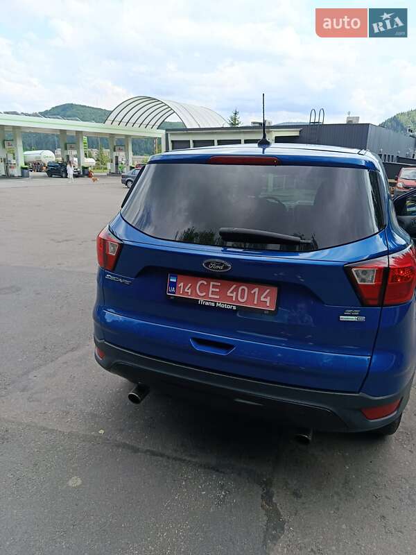 Внедорожник / Кроссовер Ford Escape 2018 в Сколе фото 5 Внедорожник / Кроссовер Ford Escape 2018 в Сколе