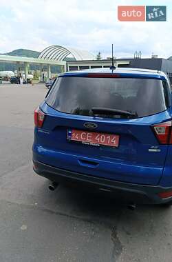 Внедорожник / Кроссовер Ford Escape 2019 в 
