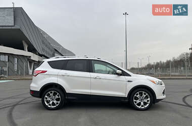 Позашляховик / Кросовер Ford Escape 2014 в 