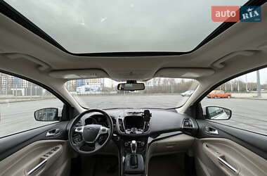 Позашляховик / Кросовер Ford Escape 2014 в 