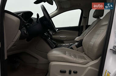 Позашляховик / Кросовер Ford Escape 2014 в 