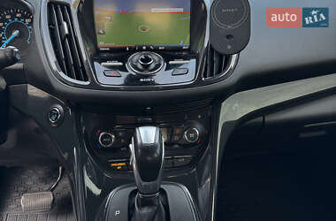 Внедорожник / Кроссовер Ford Escape 2015 в 