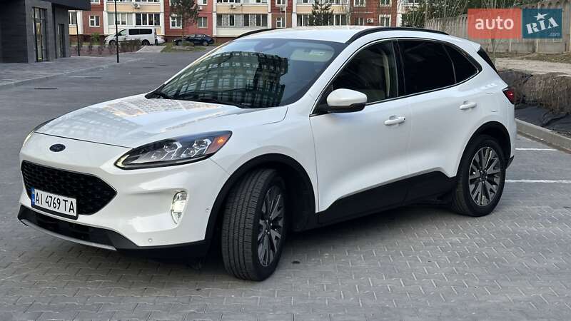 Внедорожник / Кроссовер Ford Escape 2020 в Вишневом