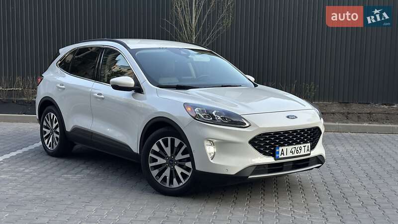 Внедорожник / Кроссовер Ford Escape 2020 в Вишневом