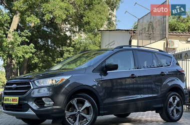 Внедорожник / Кроссовер Ford Escape 2017 в Николаеве