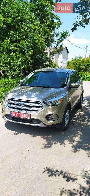 Внедорожник / Кроссовер Ford Escape 2017 в Ровно