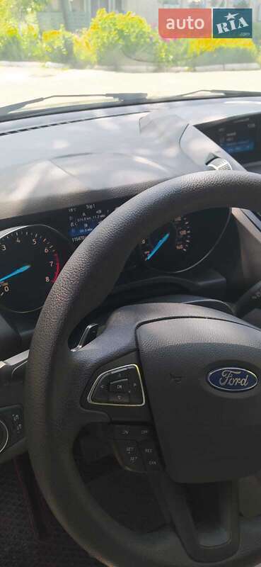 Внедорожник / Кроссовер Ford Escape 2017 в Ровно