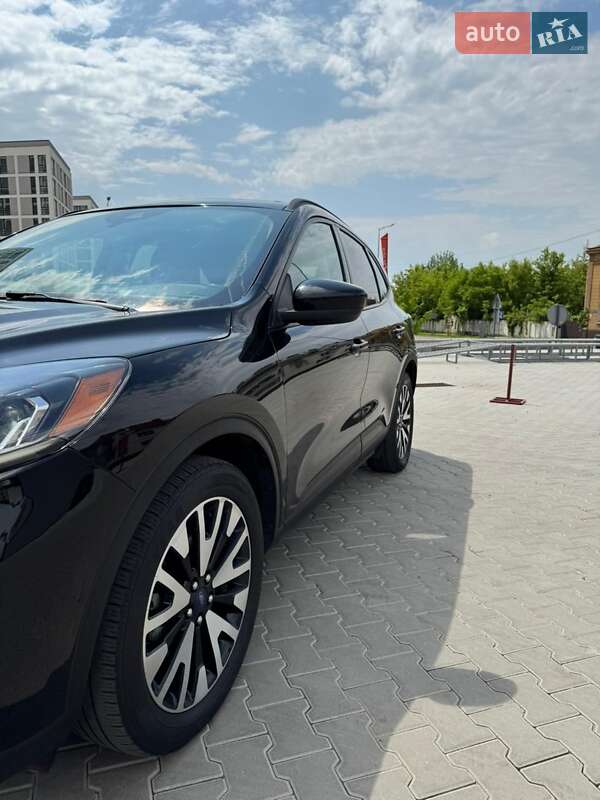 Внедорожник / Кроссовер Ford Escape 2020 в Львове