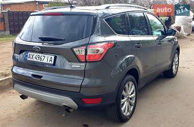 Внедорожник / Кроссовер Ford Escape 2017 в 