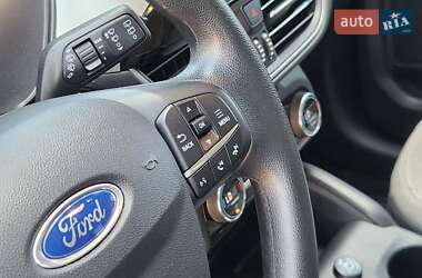 Внедорожник / Кроссовер Ford Escape 2021 в 