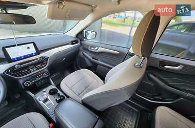 Внедорожник / Кроссовер Ford Escape 2021 в 