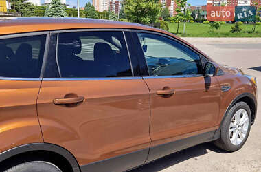 Внедорожник / Кроссовер Ford Escape 2016 в 