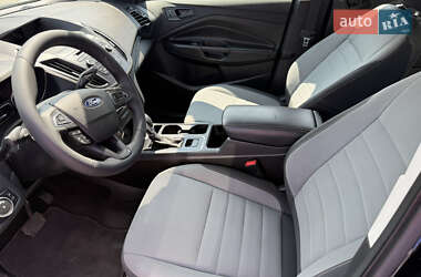 Внедорожник / Кроссовер Ford Escape 2017 в 