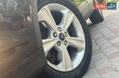 Внедорожник / Кроссовер Ford Escape 2014 в 