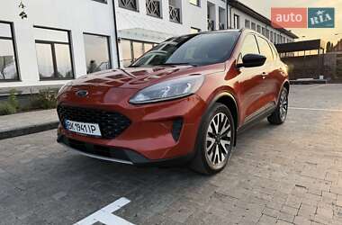 Внедорожник / Кроссовер Ford Escape 2019 в 