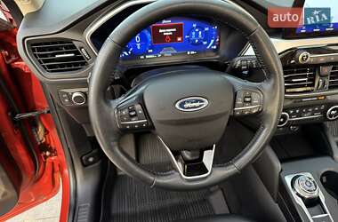 Внедорожник / Кроссовер Ford Escape 2019 в 