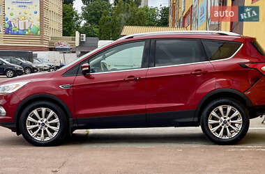 Внедорожник / Кроссовер Ford Escape 2017 в 