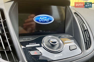 Внедорожник / Кроссовер Ford Escape 2017 в 