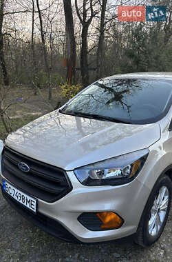 Внедорожник / Кроссовер Ford Escape 2018 в 