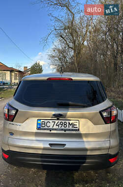 Внедорожник / Кроссовер Ford Escape 2018 в 