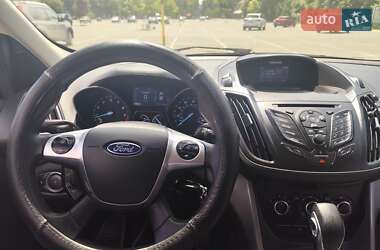Внедорожник / Кроссовер Ford Escape 2015 в 