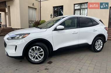 Внедорожник / Кроссовер Ford Escape 2020 в 