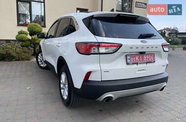 Внедорожник / Кроссовер Ford Escape 2020 в 