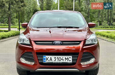 Внедорожник / Кроссовер Ford Escape 2015 в 