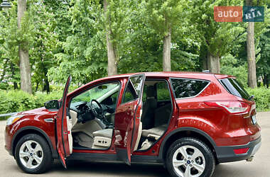 Внедорожник / Кроссовер Ford Escape 2015 в 