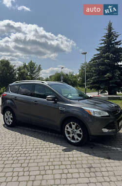 Внедорожник / Кроссовер Ford Escape 2015 в 