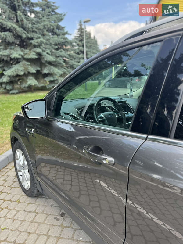 Внедорожник / Кроссовер Ford Escape 2015 в Ивано-Франковске