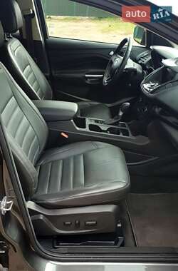 Внедорожник / Кроссовер Ford Escape 2017 в 