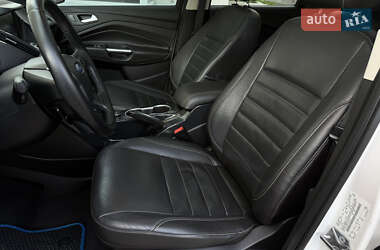 Внедорожник / Кроссовер Ford Escape 2014 в 