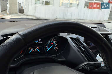 Внедорожник / Кроссовер Ford Escape 2014 в 