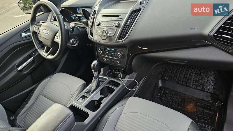 Позашляховик / Кросовер Ford Escape 2017 в Харкові